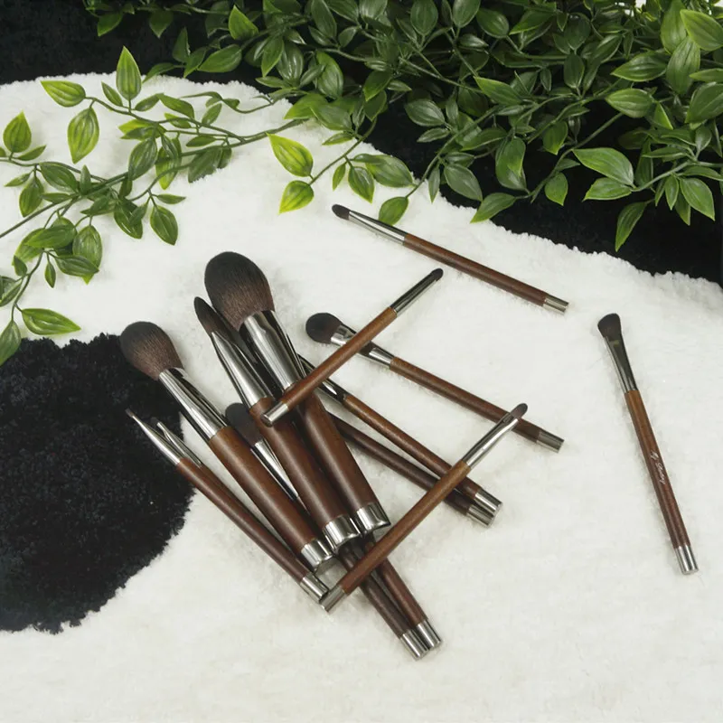 Wooden Handle 14 PCS Cosmetic Brush Kit Holder Magnetic Makeup Brushes Set for Face Eye Shadow