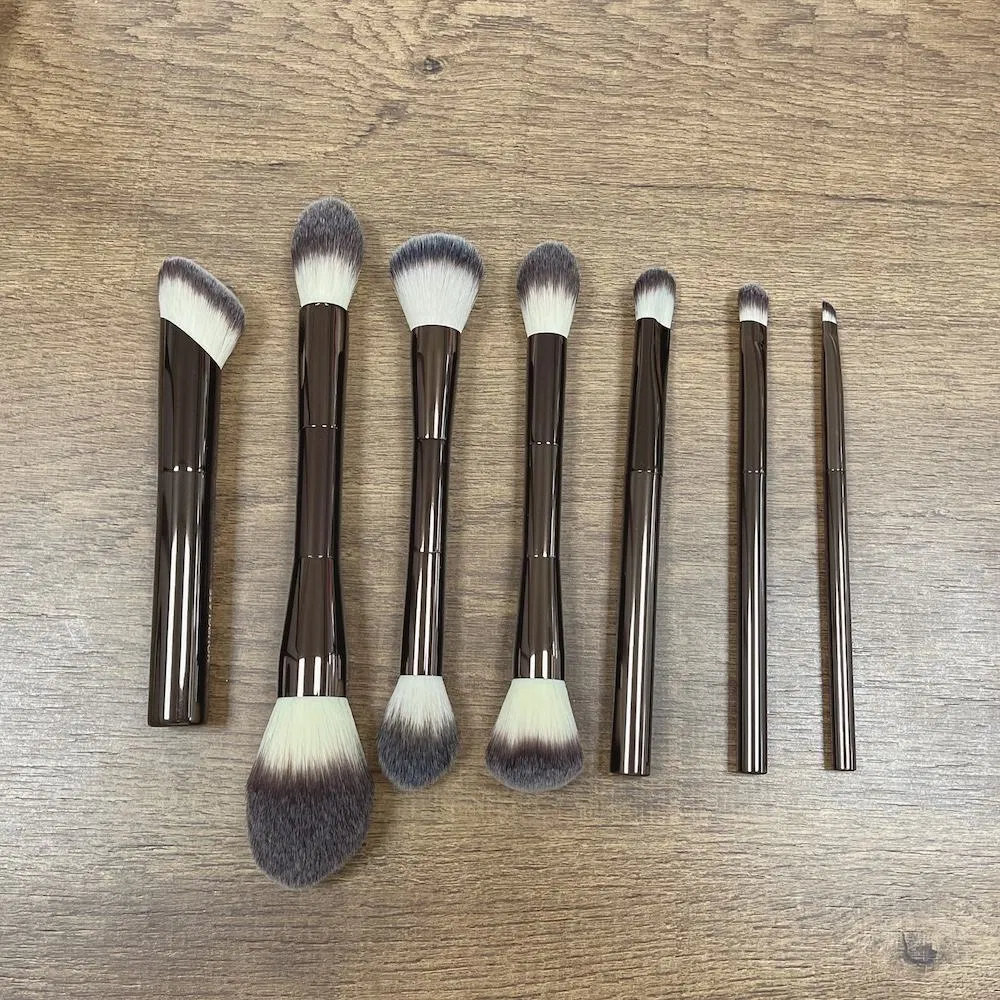 19PCS High Quality Fiber Hourglass Design Face Eye Foundation Blush Makeup Brush Set