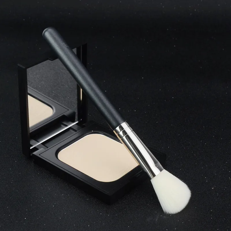 Eyeliner Brush Detail 4