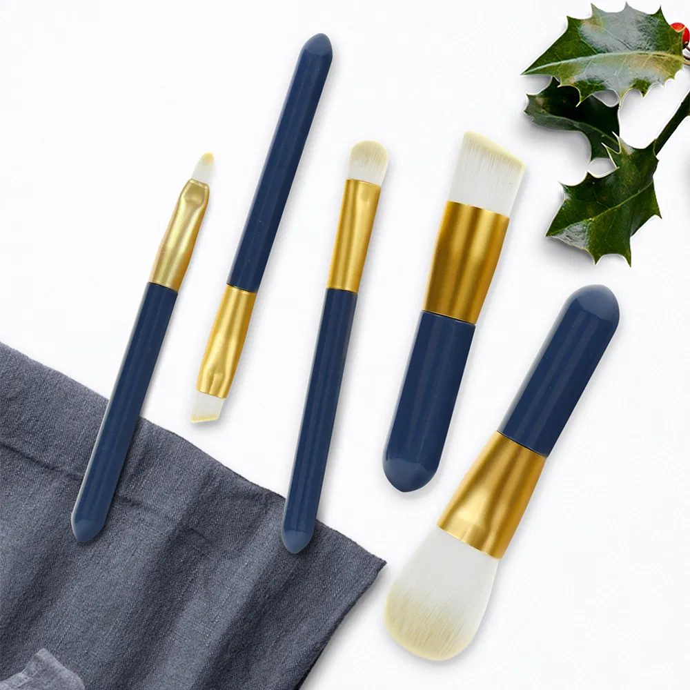 Mini Makeup Brush View 1