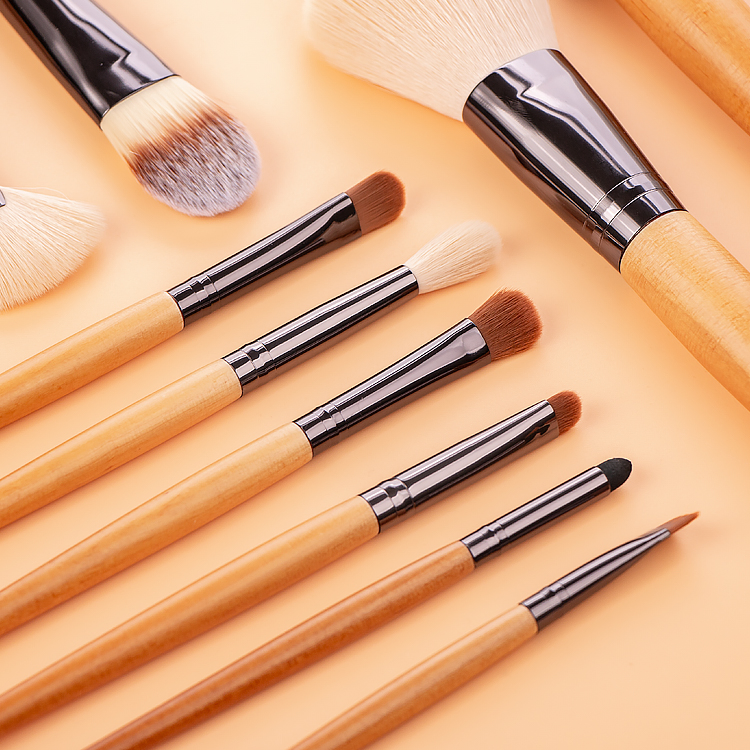 Synthetic Cosmetic Brushes Kit 15PCS Vegan Makeup Brushes Set with Black Color Box
