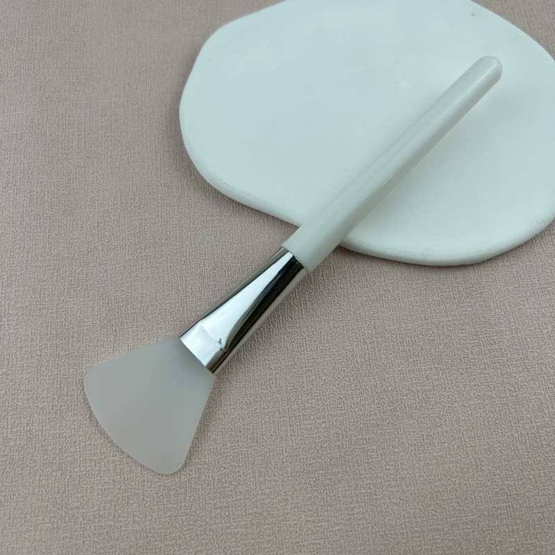 10 Silicone Mask Brush Makeup Brush White Stick Powder Stick Soft Brush