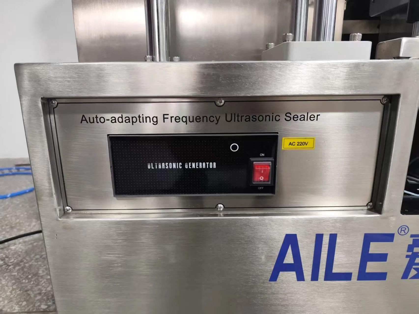 Máquina de llenado y sellado de tubos para pastas cosméticas, ungüentos, cremas