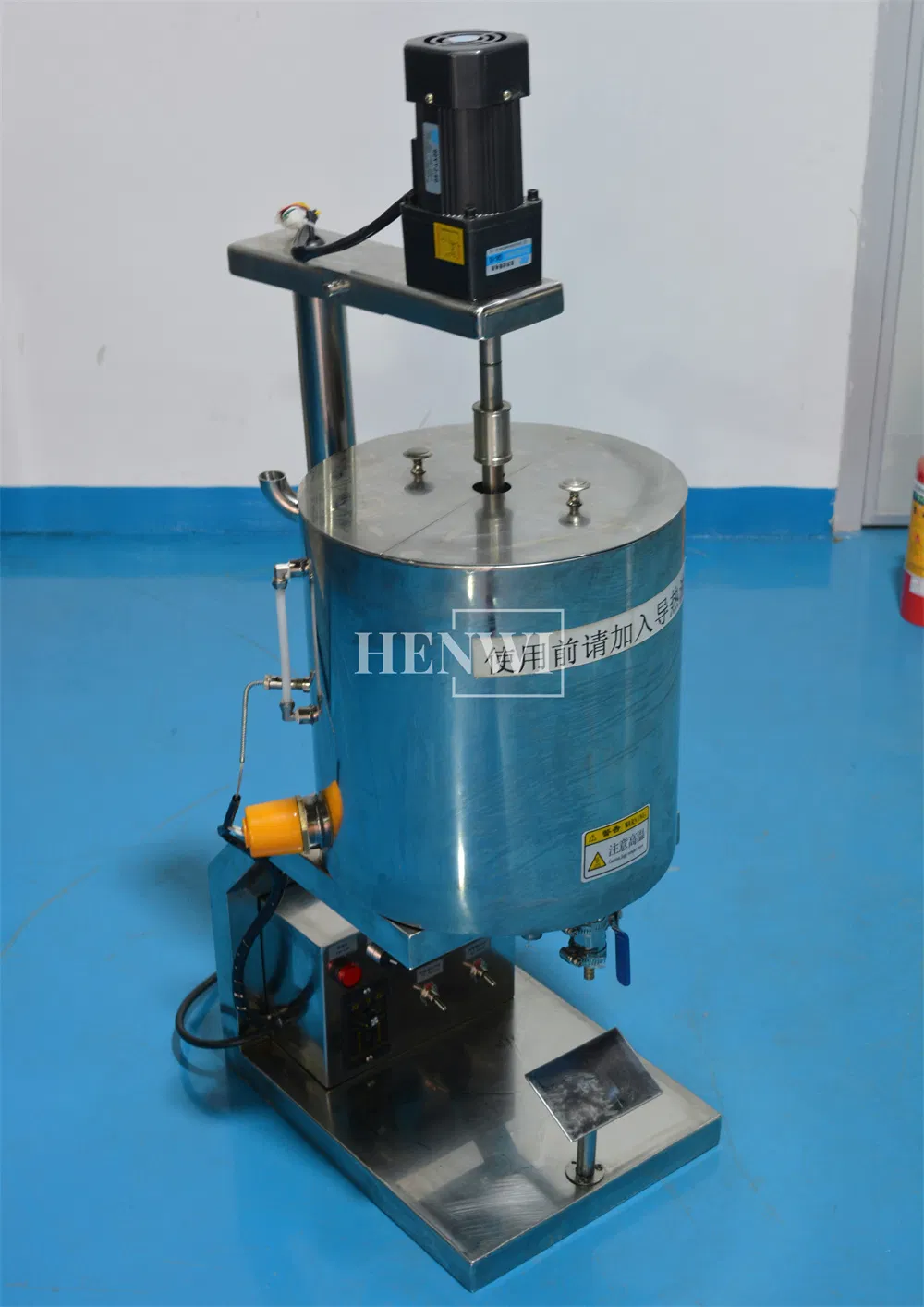 Máquina de llenado semiautomática de lápiz labial y bálsamo labial de fácil operación para pequeñas empresas, equipo de llenado de velas de cera, calentador y mezclador