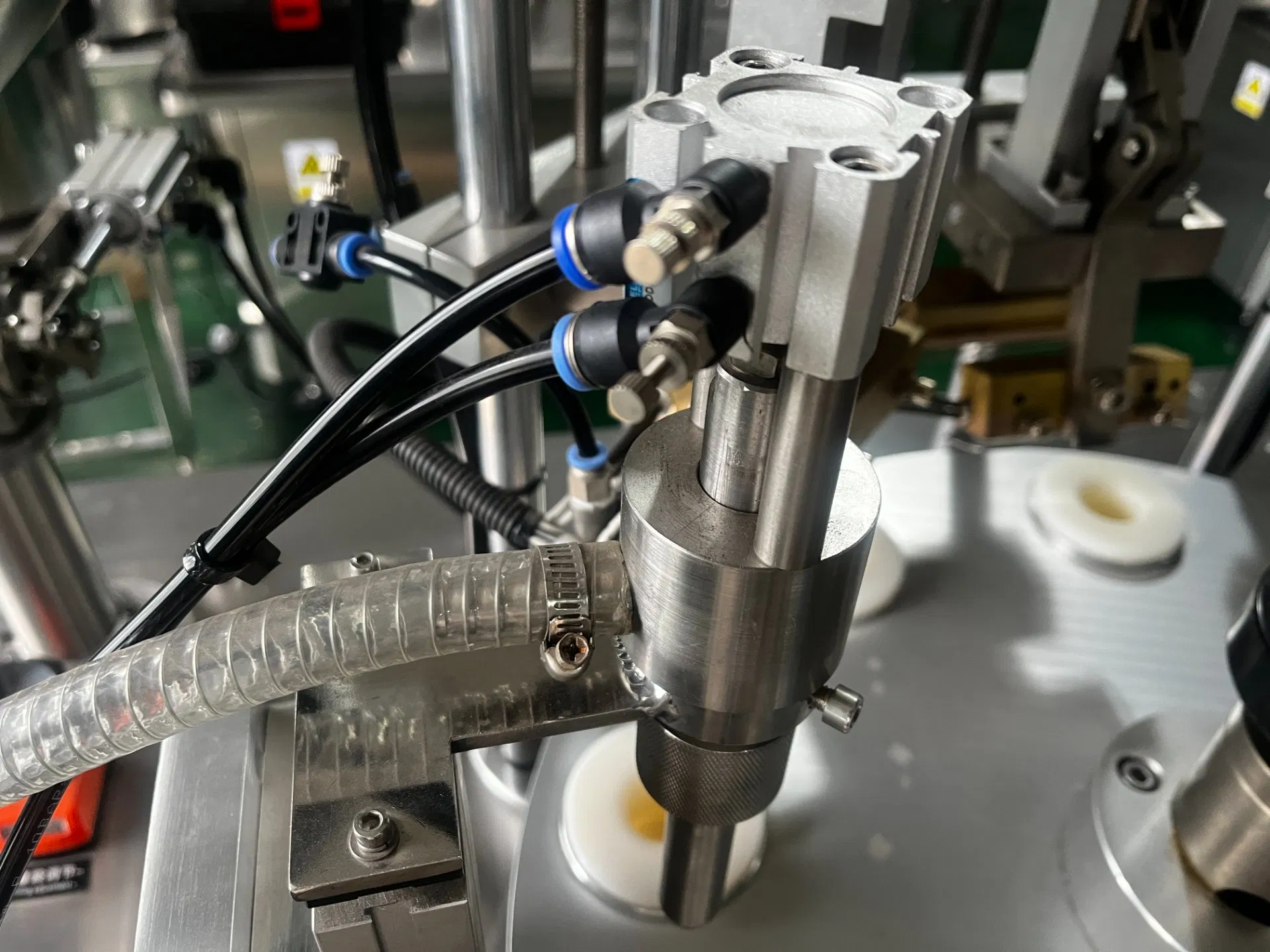 Máquina semiautomática de llenado y sellado de tubos de plástico para crema médica, loción, pasta de dientes y crema cosmética