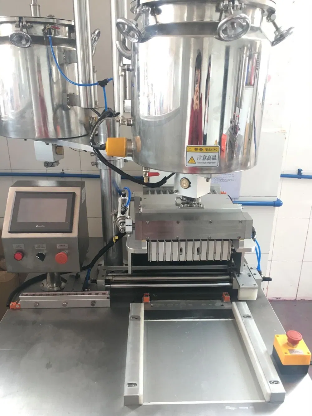 12-Hole Máquina semiautomática de agitación y calentamiento para llenado y fabricación de lápiz labial y bálsamo labial