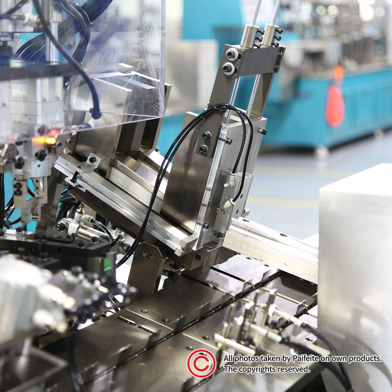 Máquina de embalaje de recambios de bolígrafo de gel en bolsa OPP automática