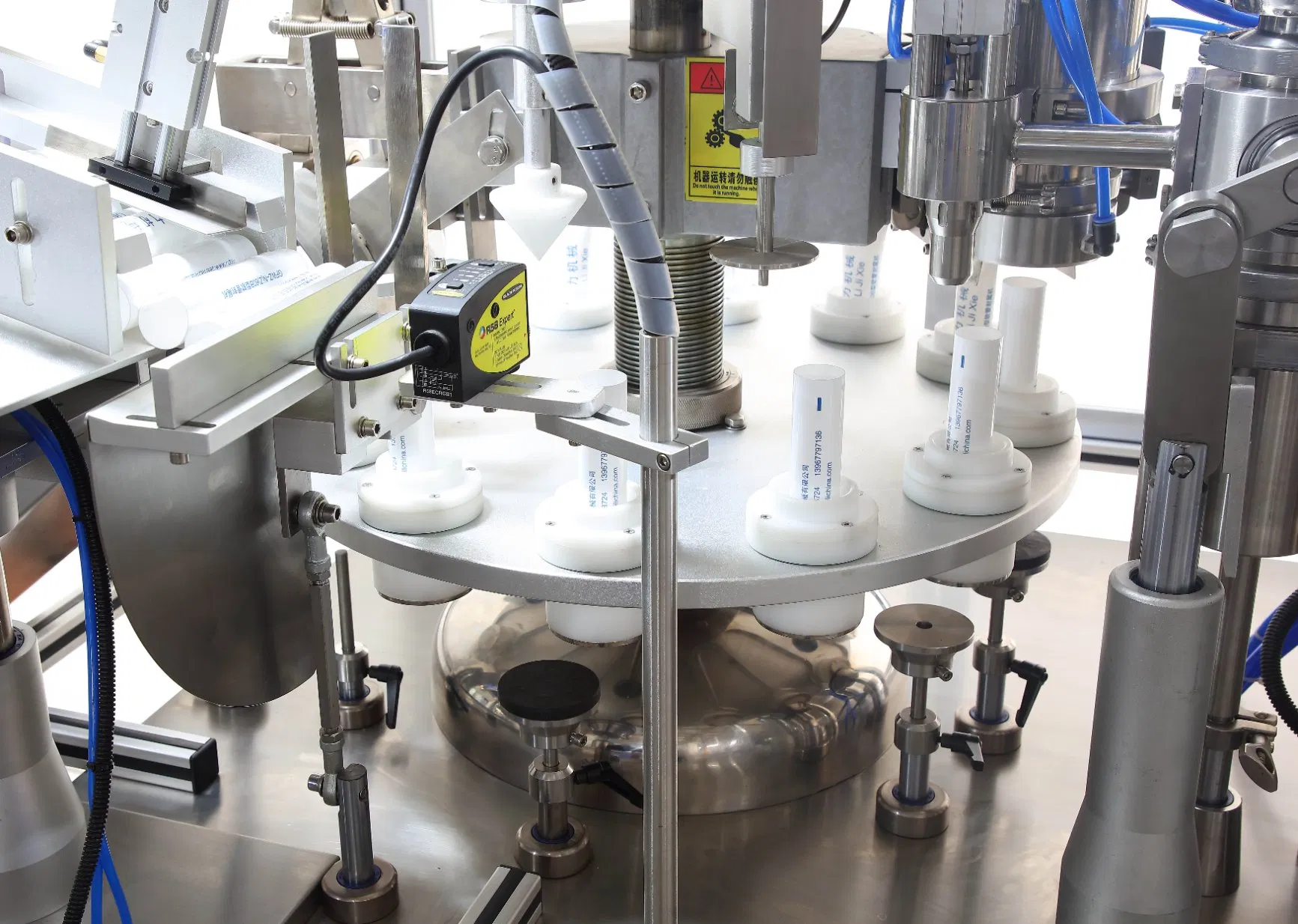 Máquina de llenado y sellado automático completo de tubos de aluminio y plástico para crema cosmética