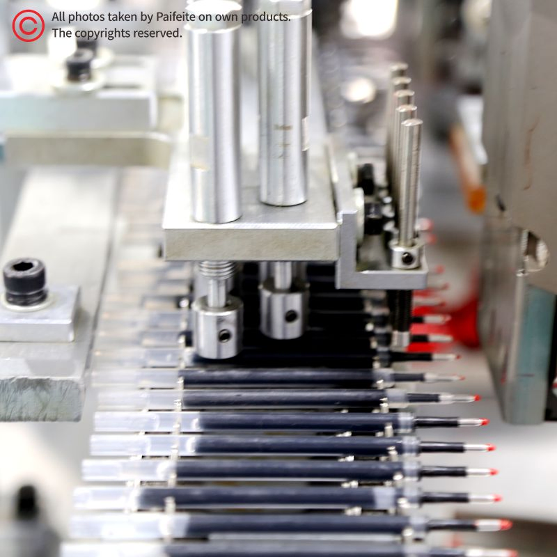 Sistema automático de maquinaria de fábrica para recarga de bolígrafos con sellado de cera