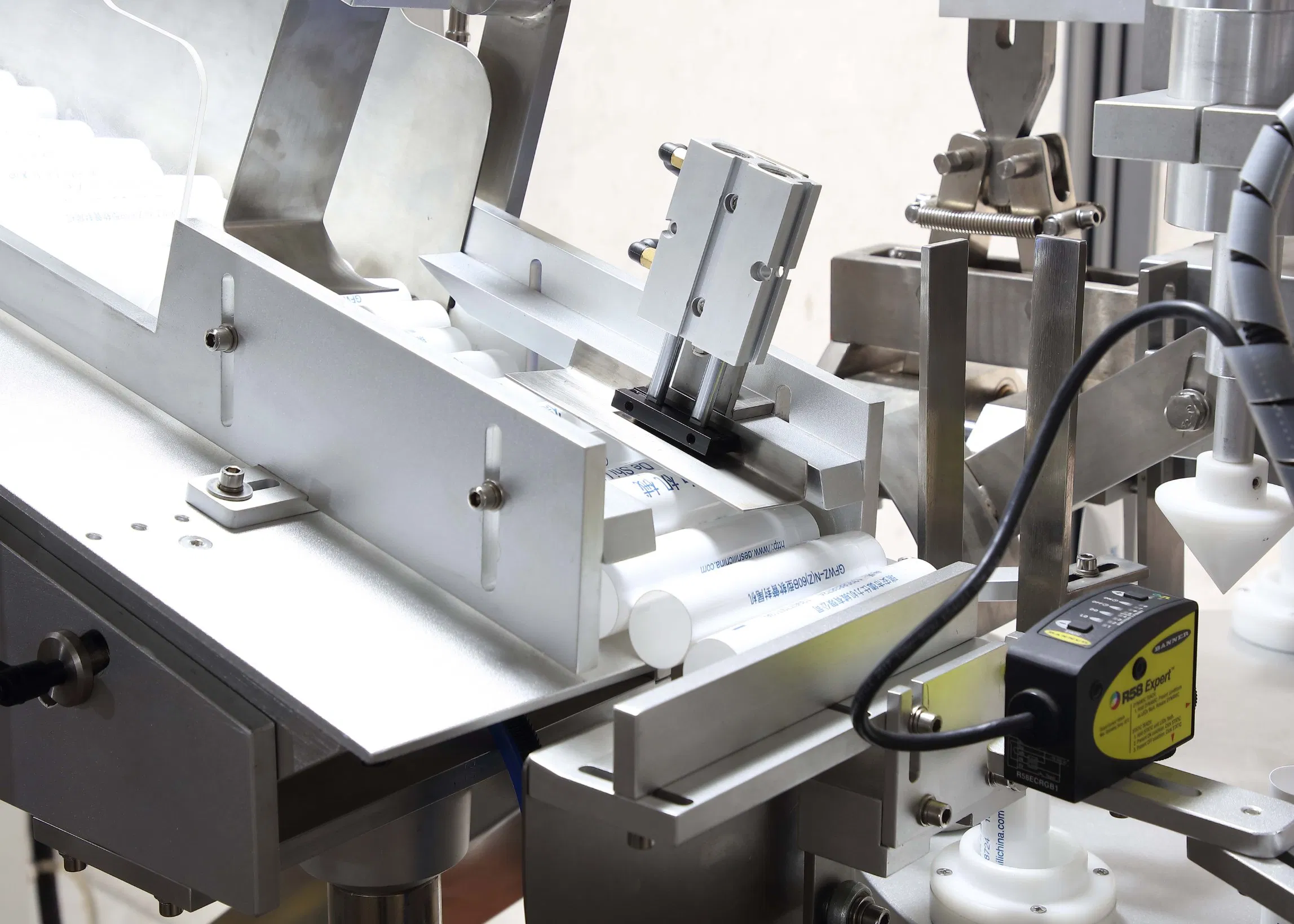 Máquina de llenado y sellado automático completo de tubos de aluminio y plástico para crema cosmética