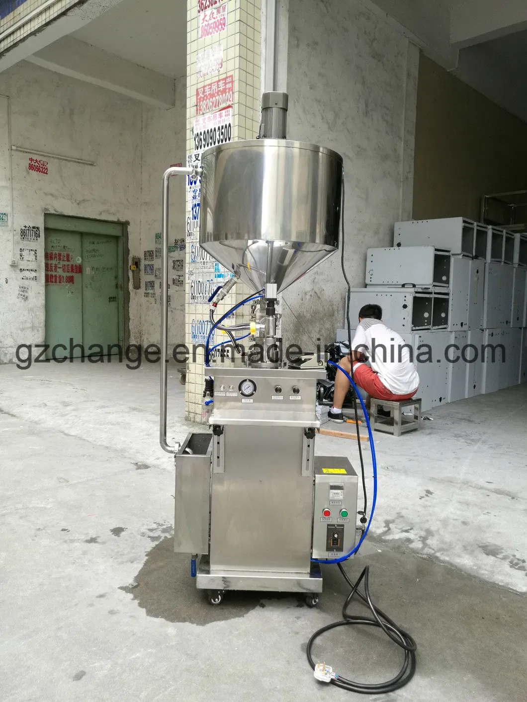 Máquina de llenado de rímel y brillo labial