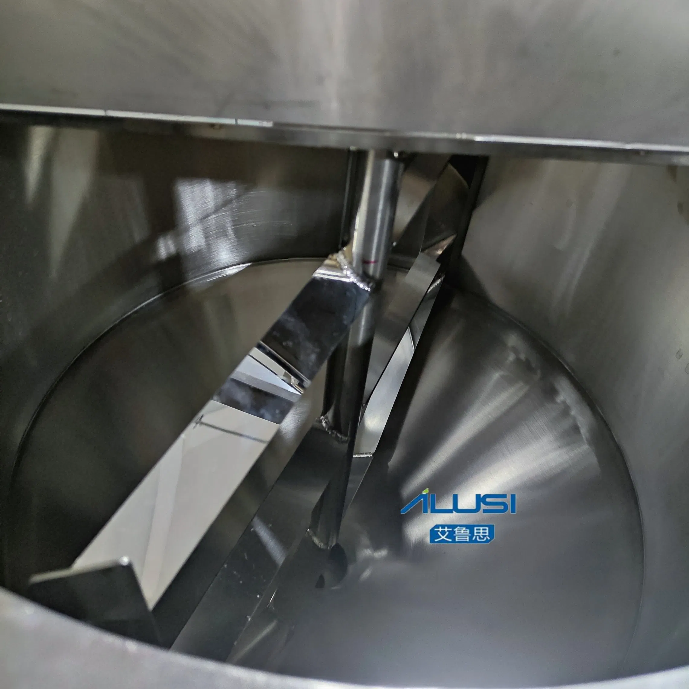Máquina de llenado caliente de mezcla de cera de parafina para lápiz labial de pequeña capacidad semiautomática con temperatura constante