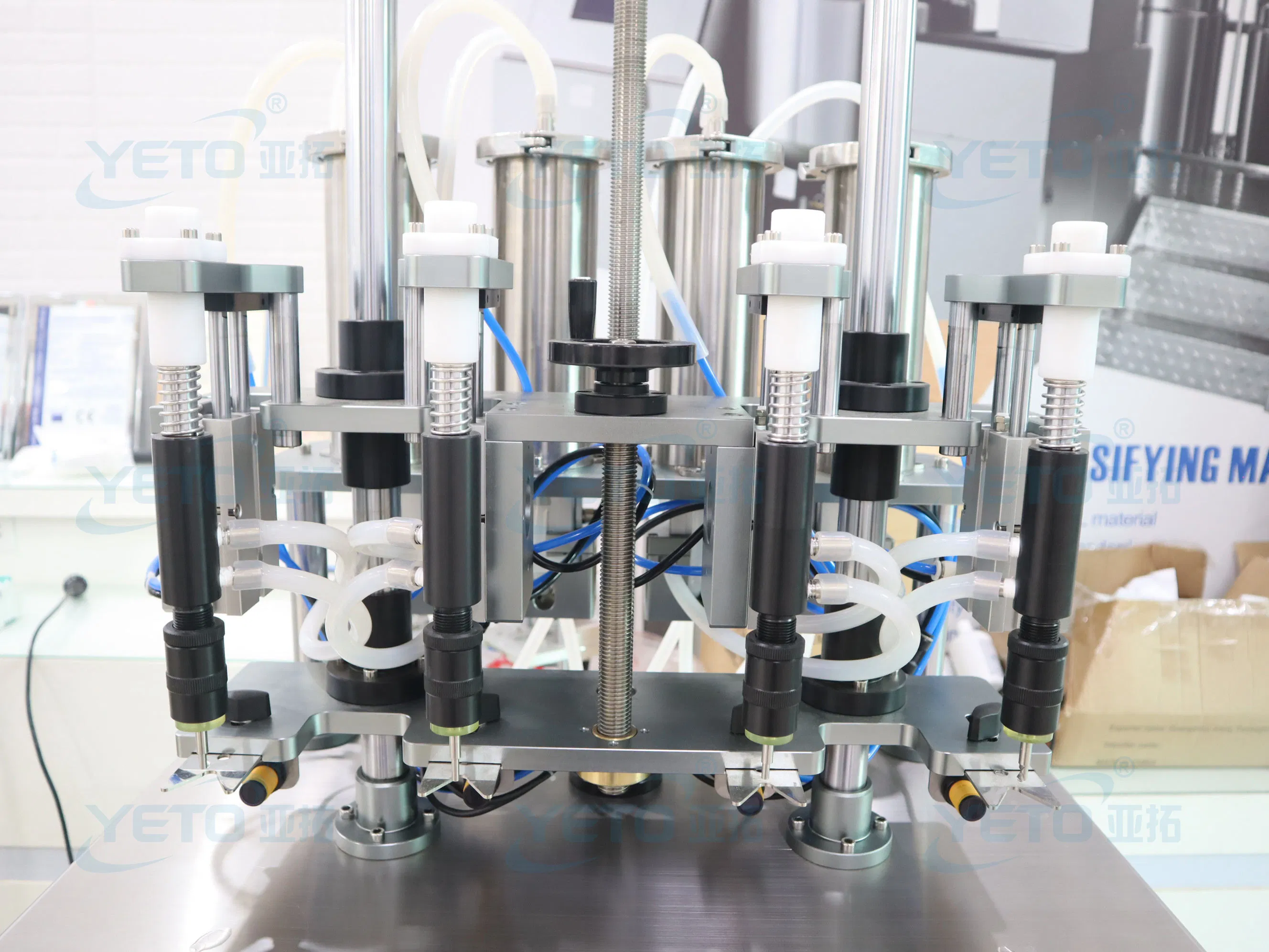 Yeto 4-Head Rellenador Automático de Botellas de Aceite Esencial Líquido Máquina de Relleno de Perfume Fragancia