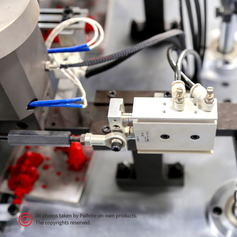 Sistema automático de maquinaria de fábrica para recarga de bolígrafos con sellado de cera