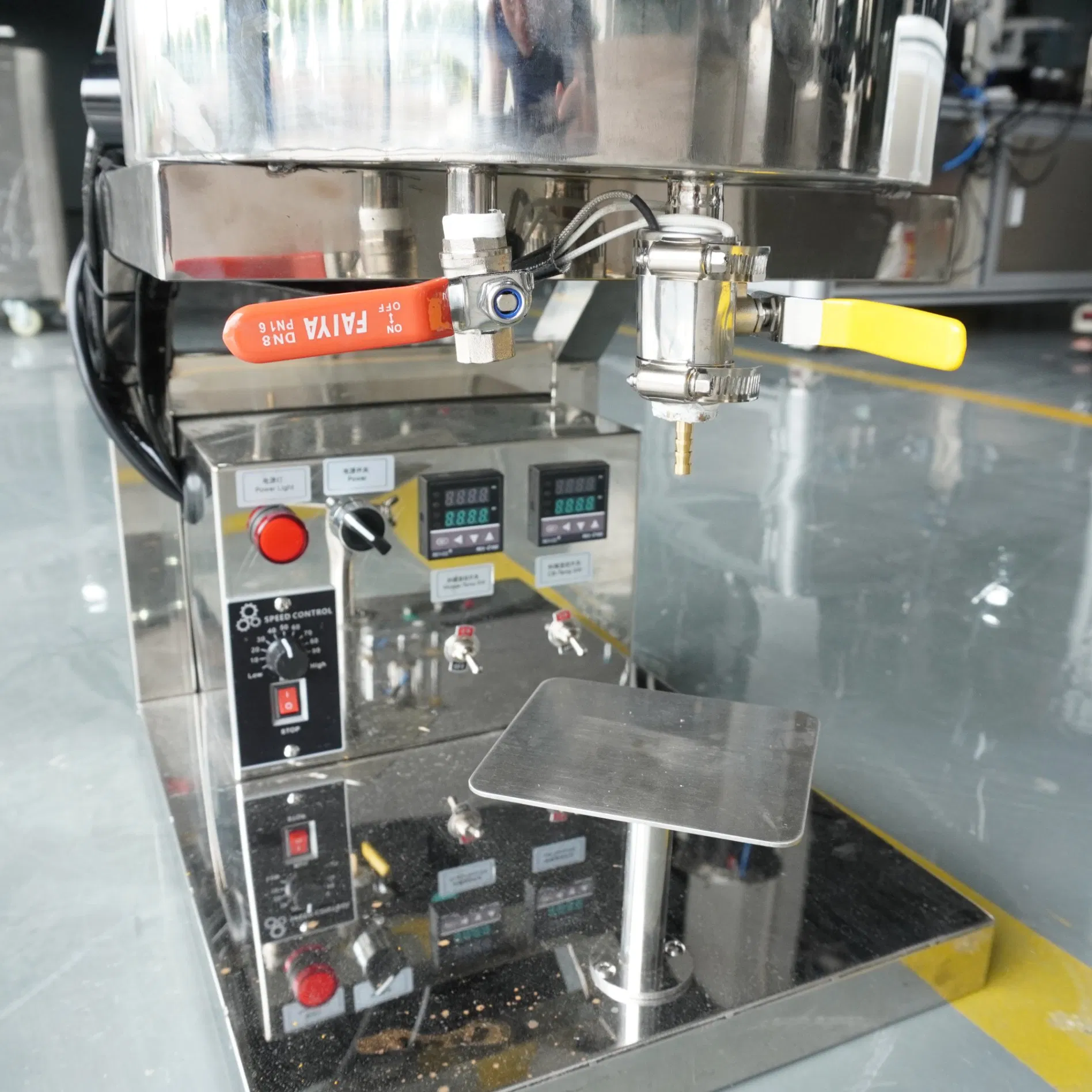 Máquina de Llenado y Mezcla de Calentamiento Semi Automático Manual 20L para Labial, Crema, Pasta Líquida. Equipos para la Fabricación de Bálsamo Labial en Pequeña Escala para la Producción Cosmética