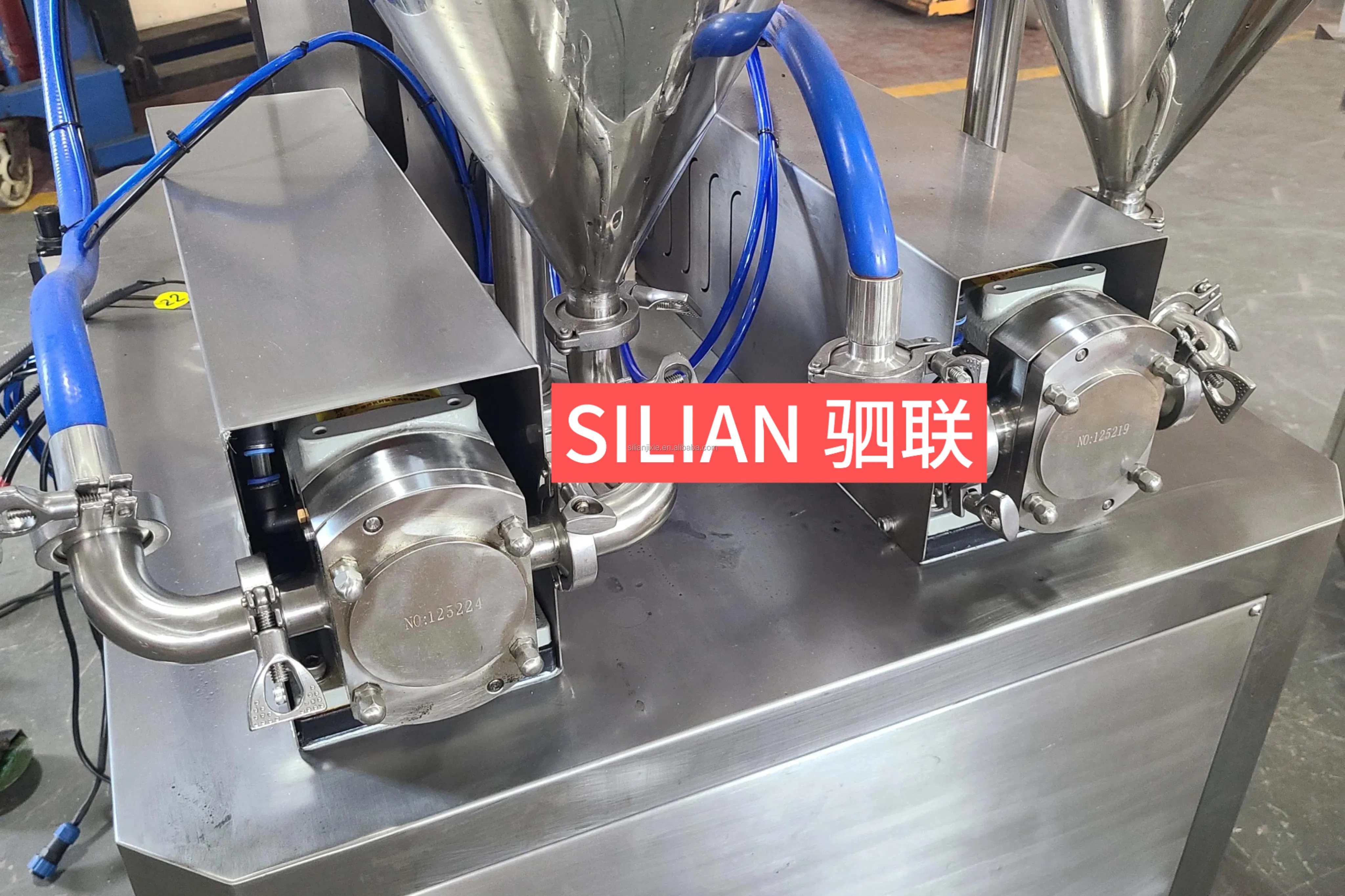 Máquina de llenado de crema de tipo lineal con inducción, bomba de engranaje servo, para bálsamo labial líquido automático de alta velocidad, pasta de lápiz labial, equipo cosmético diario de cabeza única