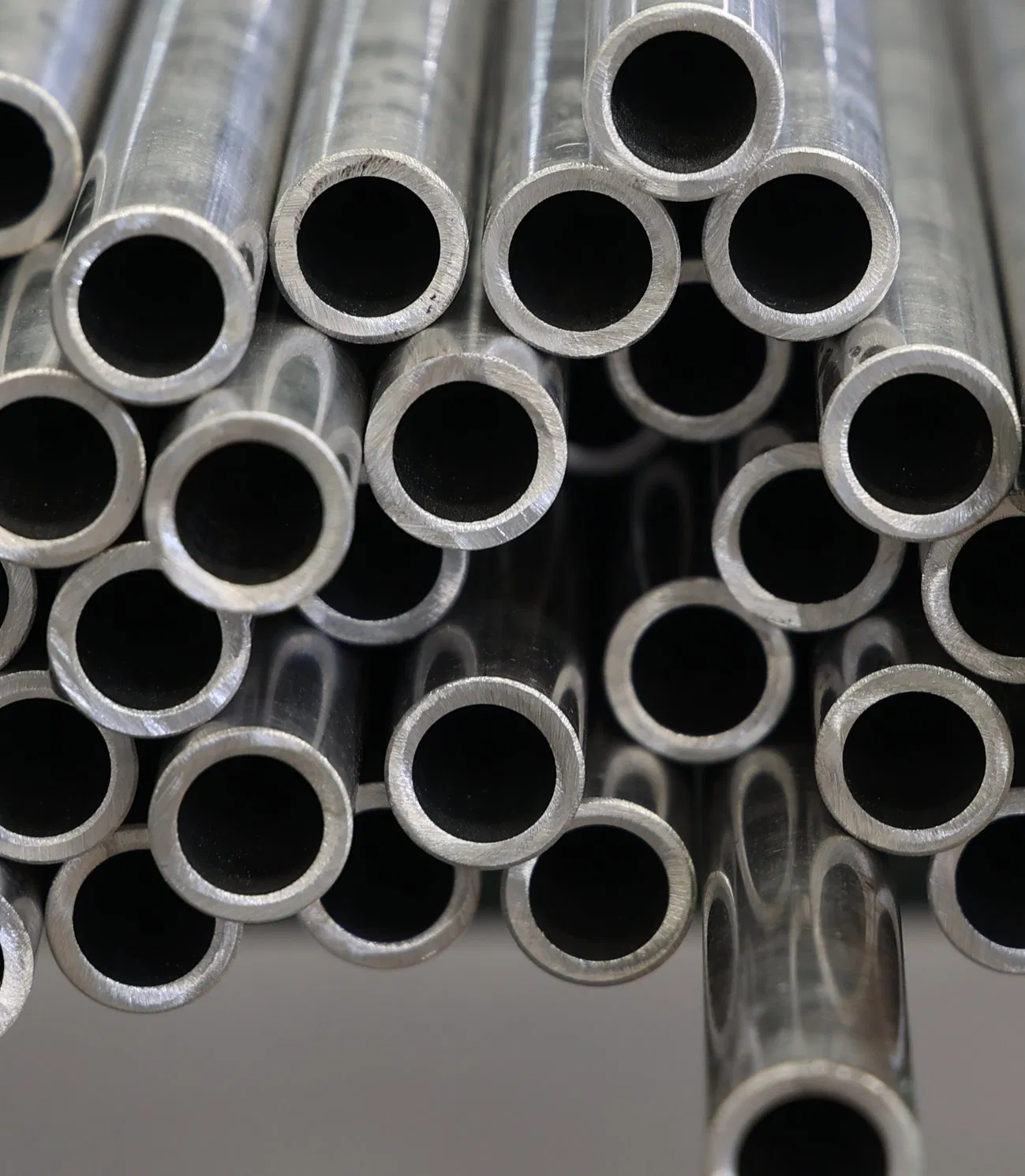 Professional Sanitary Grade S2205 S31803 316L 304 Super Duplex Stainless Steel Circle Product Pipe Seamless Bright Mirror Tube Price Wholesale Market