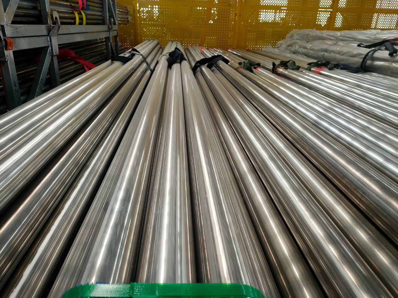 China Factory 304/316L En JIS ASTM Standard Stainless Steel Welded Pipe Tube
