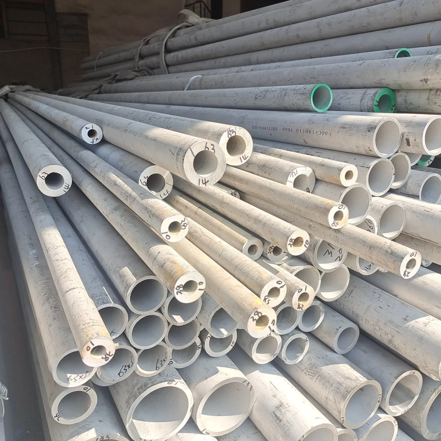 316 316L Stainless Steel Seamless Pipe Size Diameter Stainless Steel Thick Wall Round Pipe Industrial Grade Stainless Steel Pipe