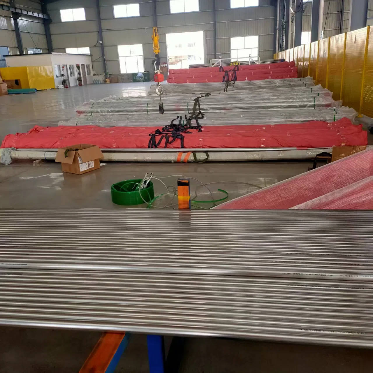 Pickled Nickel Alloy Round Pipe for High-Pressure Acid Leach Autoclaves and Mining Equipment