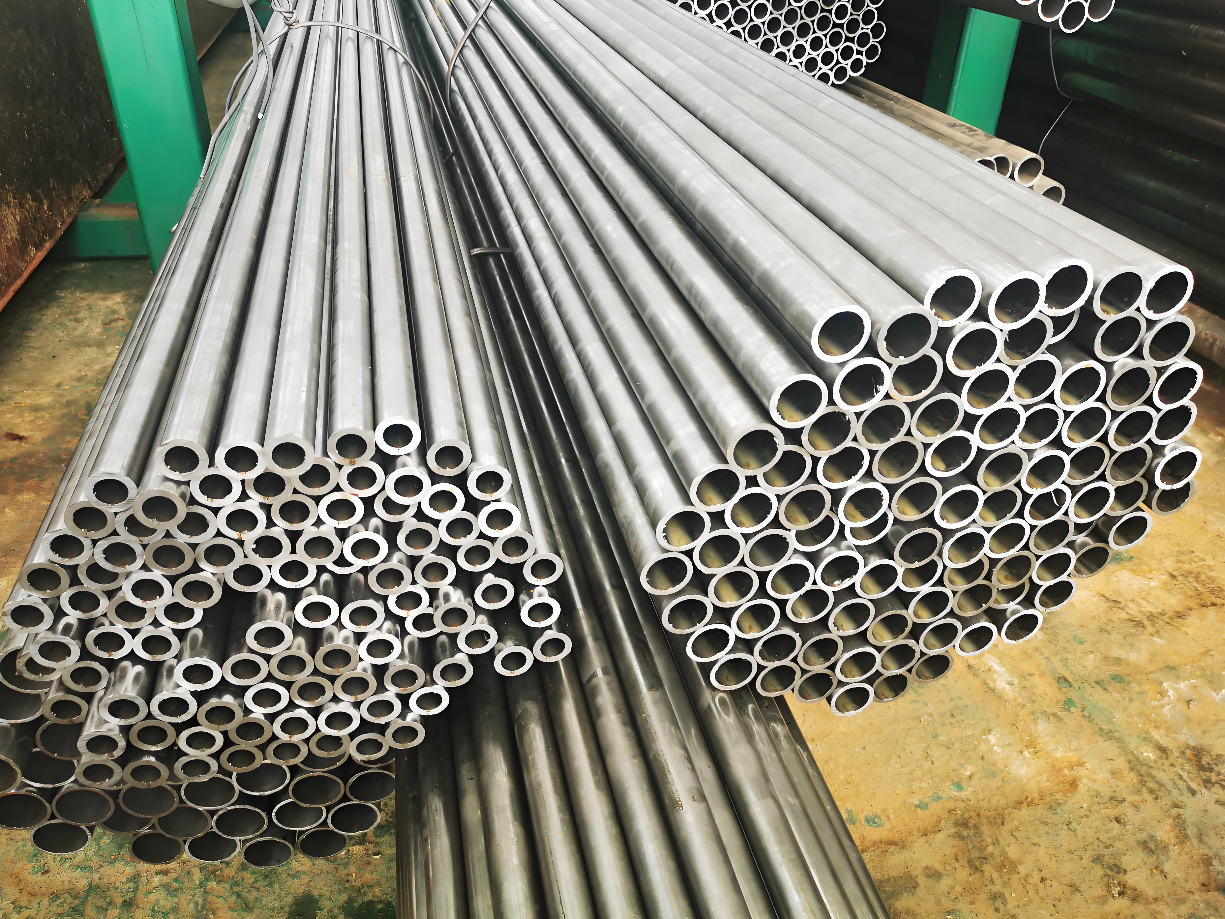 Premium Spv32 Alloy Steel Tube for Structural Applications