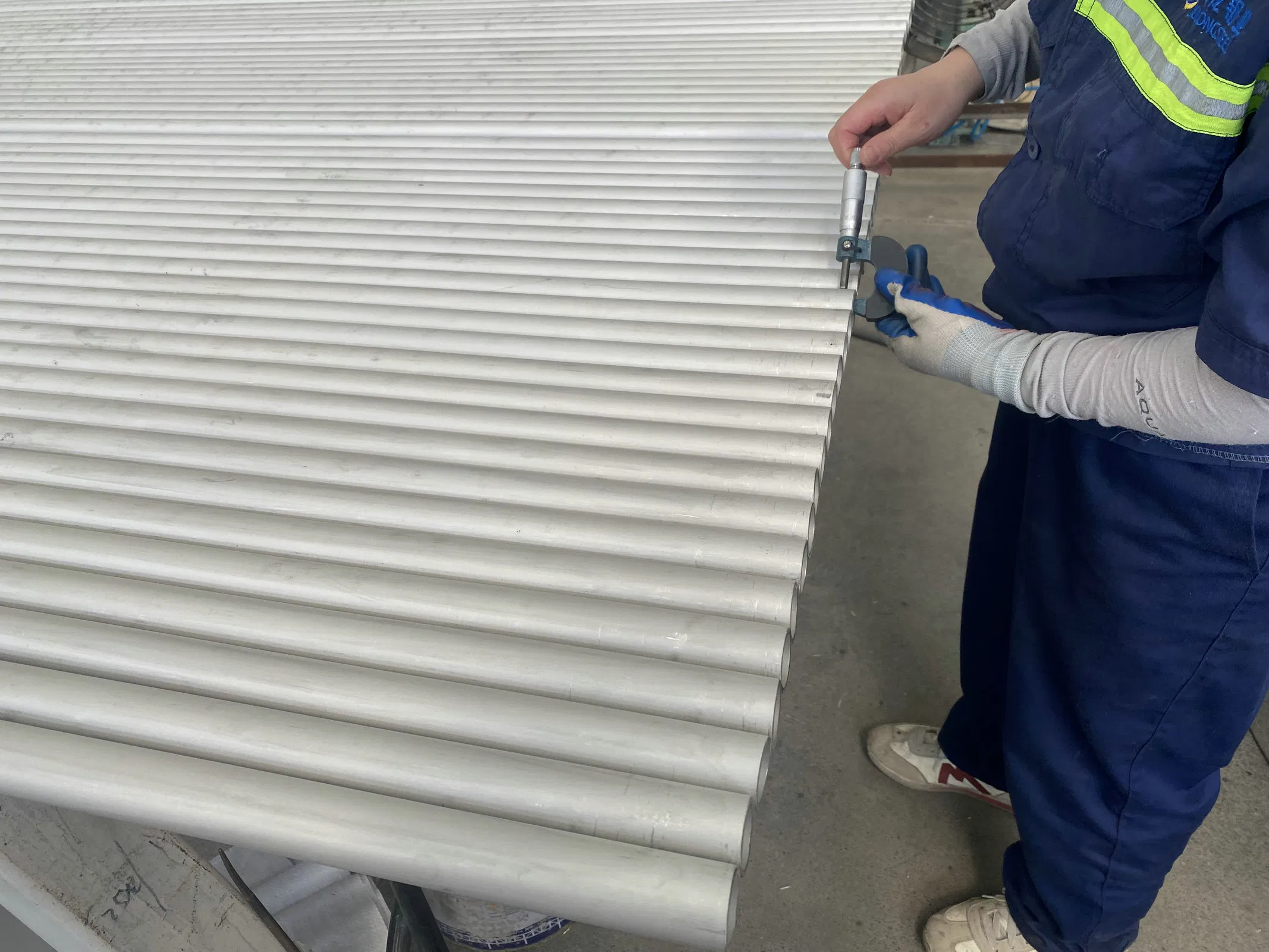 Alternative to 316L ASTM A790 Duplex 2205 Stainless Steel Pipe