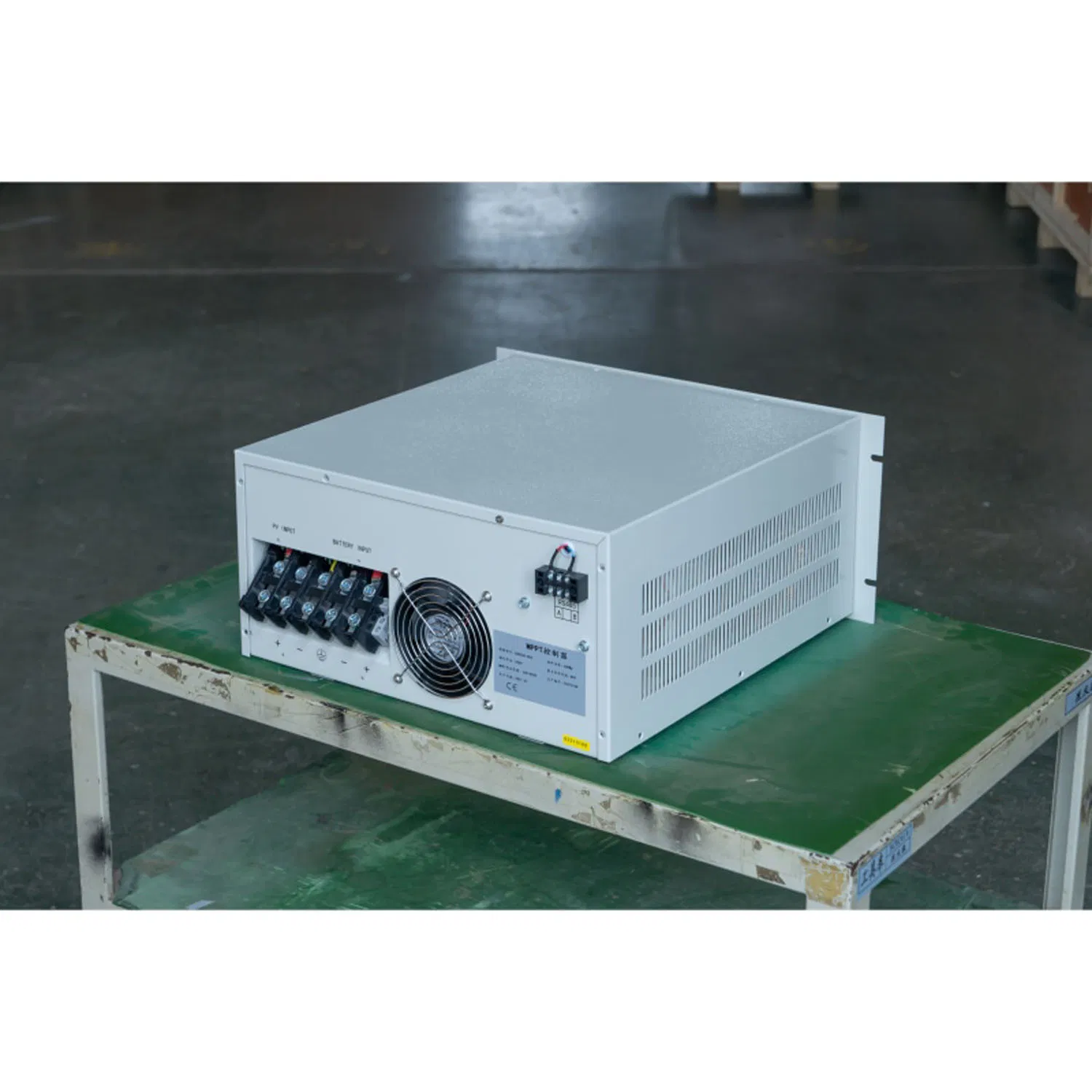 تحكم شمسي ذكي لتحويل الطاقة من التيار المستمر إلى التيار المتناوب مع التعرف التلقائي 12V 10A 15A 20A
