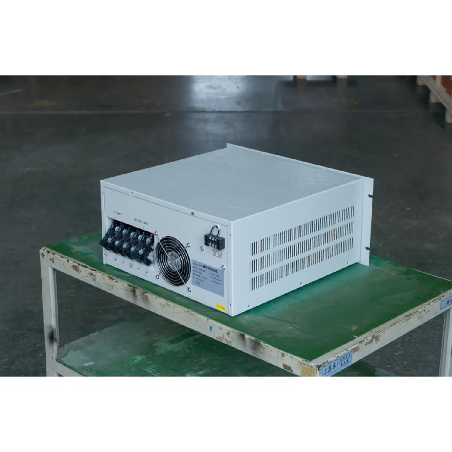تحكم شمسي ذكي لتحويل الطاقة من التيار المستمر إلى التيار المتناوب مع التعرف التلقائي 12V 10A 15A 20A