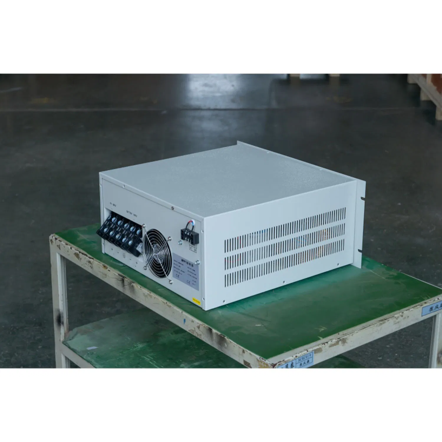 تحكم شمسي ذكي لتحويل الطاقة من التيار المستمر إلى التيار المتناوب مع التعرف التلقائي 12V 10A 15A 20A