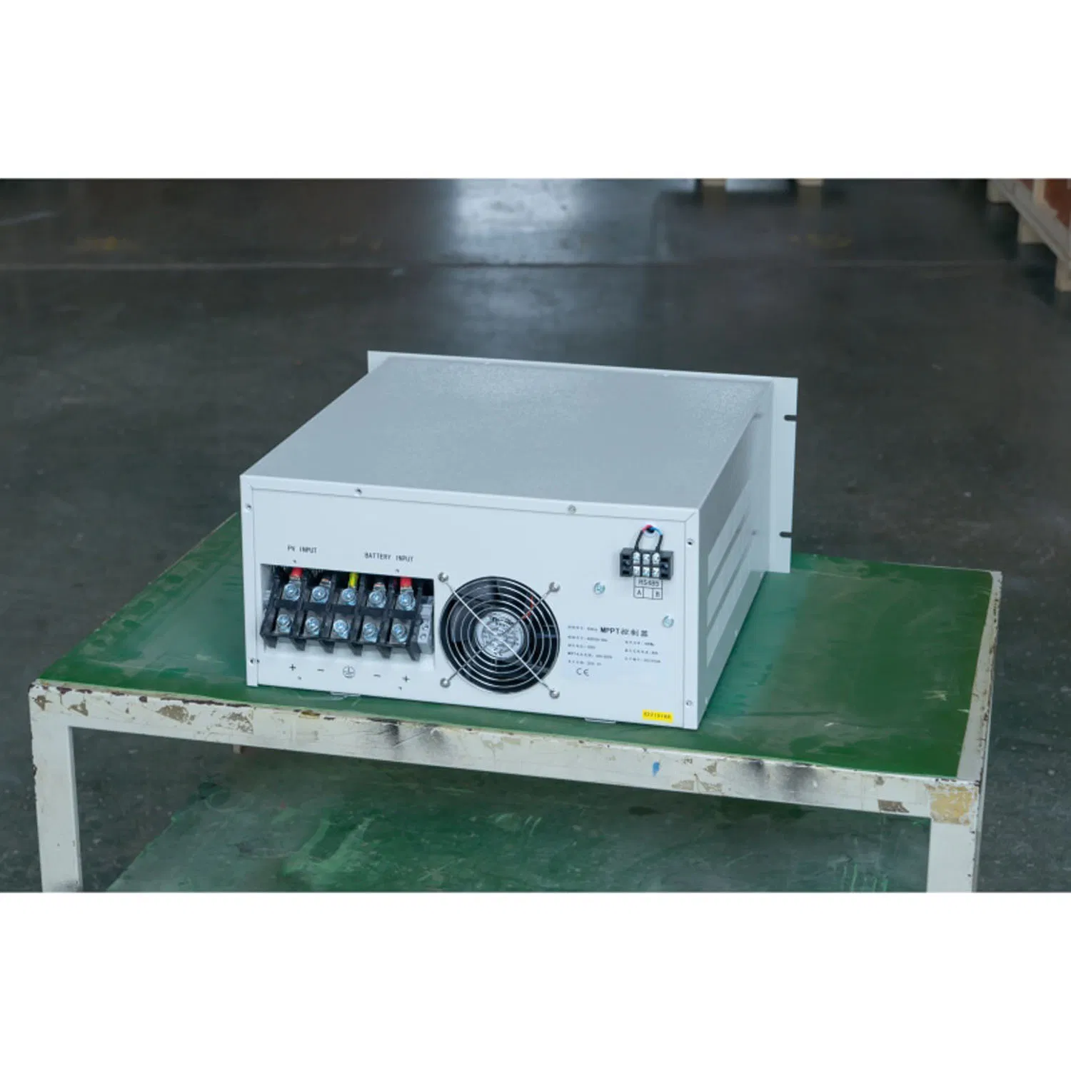 تحكم شمسي ذكي لتحويل الطاقة من التيار المستمر إلى التيار المتناوب مع التعرف التلقائي 12V 10A 15A 20A