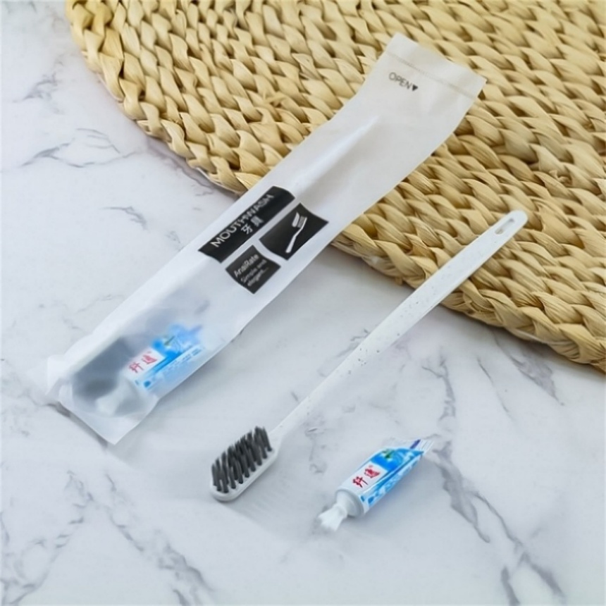 Kit de Vaidade Essencial para Viajantes com Ferramentas de Higiene Compactas para Frescor em Movimento