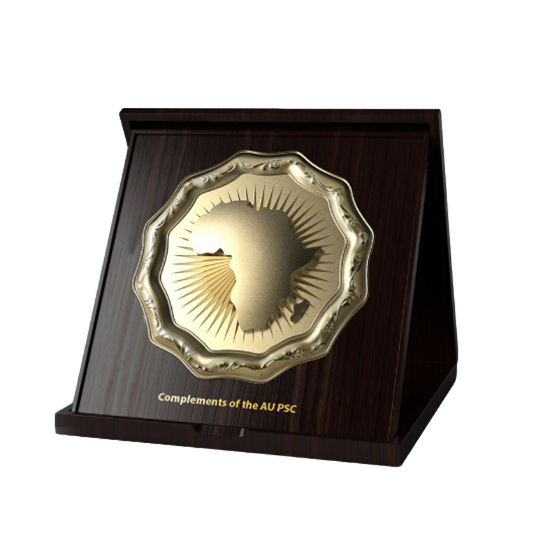 China Exquisite Decoration Customs Crystal Business Gifts Player Sports Award  Crystal Trophy Suppliers, Service
