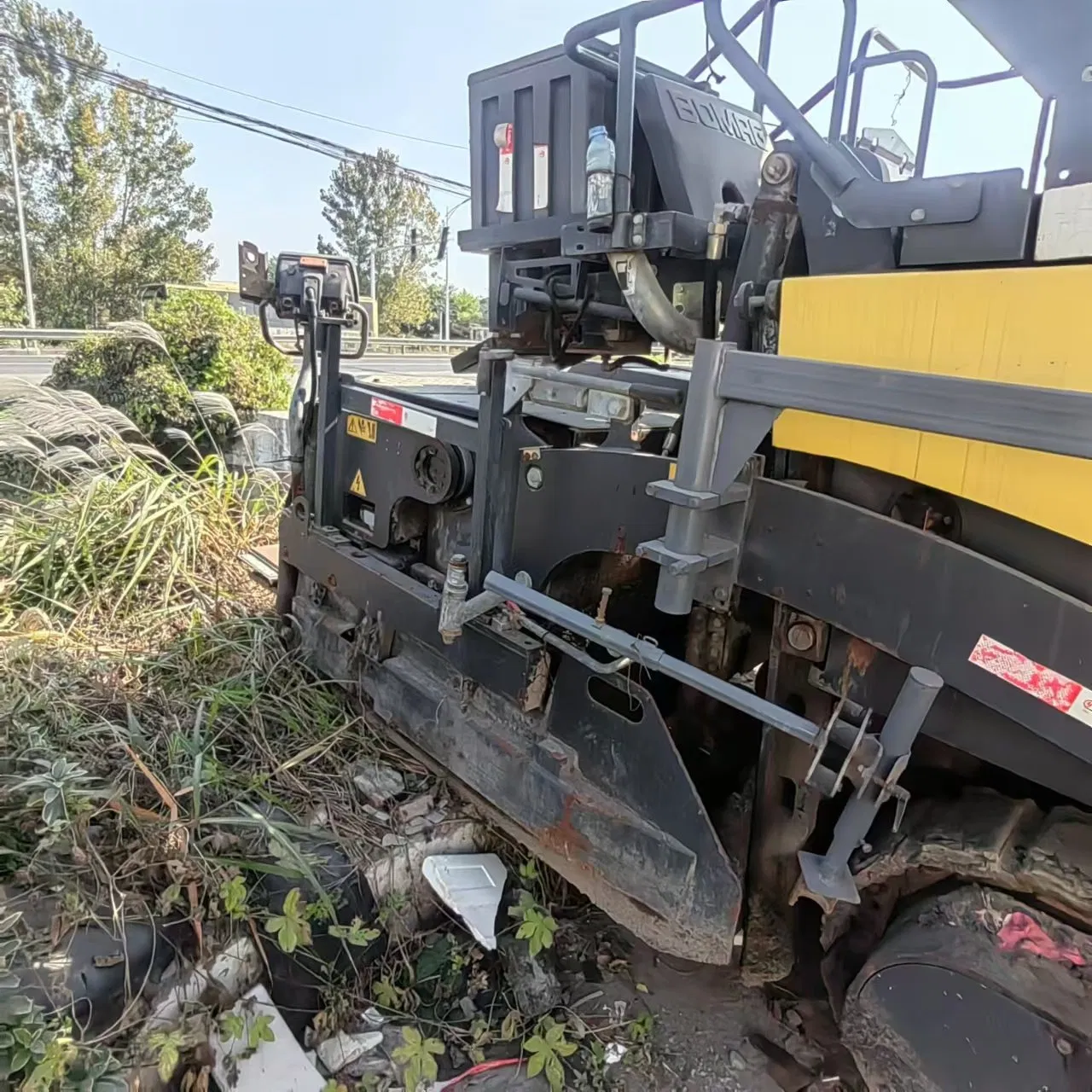 2015 Bomag Bf800c - The Ultimate Solution for Asphalt Paving Needs