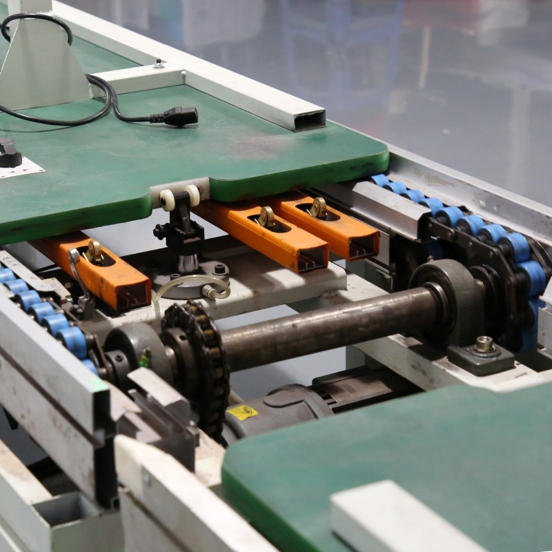Reliable Heavy-Duty Chain Conveyor for Efficient Media Transmission