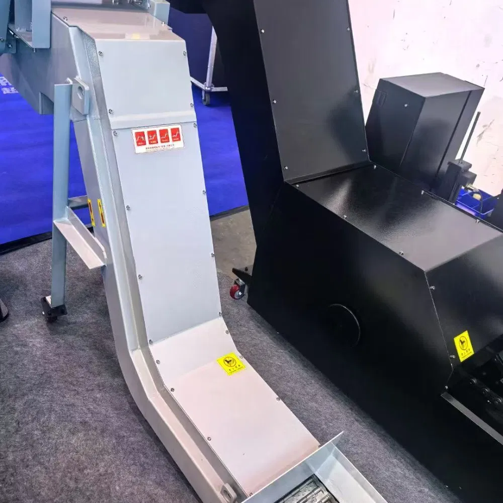 Heavy-Duty Enclosed Hinged Belt Chips Conveyor for Contamination Free Industrial Waste Transport