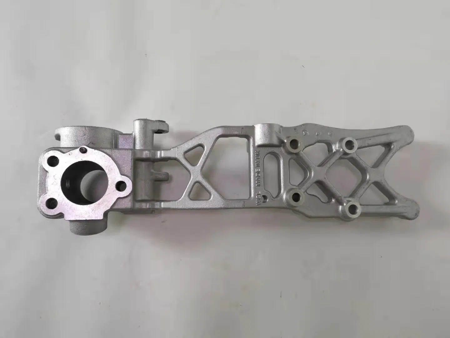 5260171 Generator Aluminum Alloy Fixing Bracket Road Roller Engine System for Cc524/6200 High Quality Road Construction