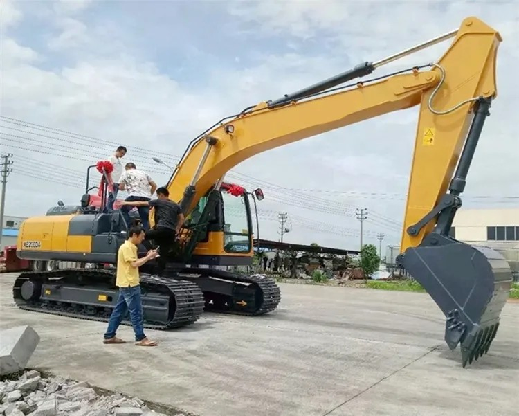 China New Construction Mini Small Wheel Backhoe Excavation Machine 20 Ton Hydraulic Track Digger Excavator Xe200da Heavy Equipment Crawler Excavator for Sale