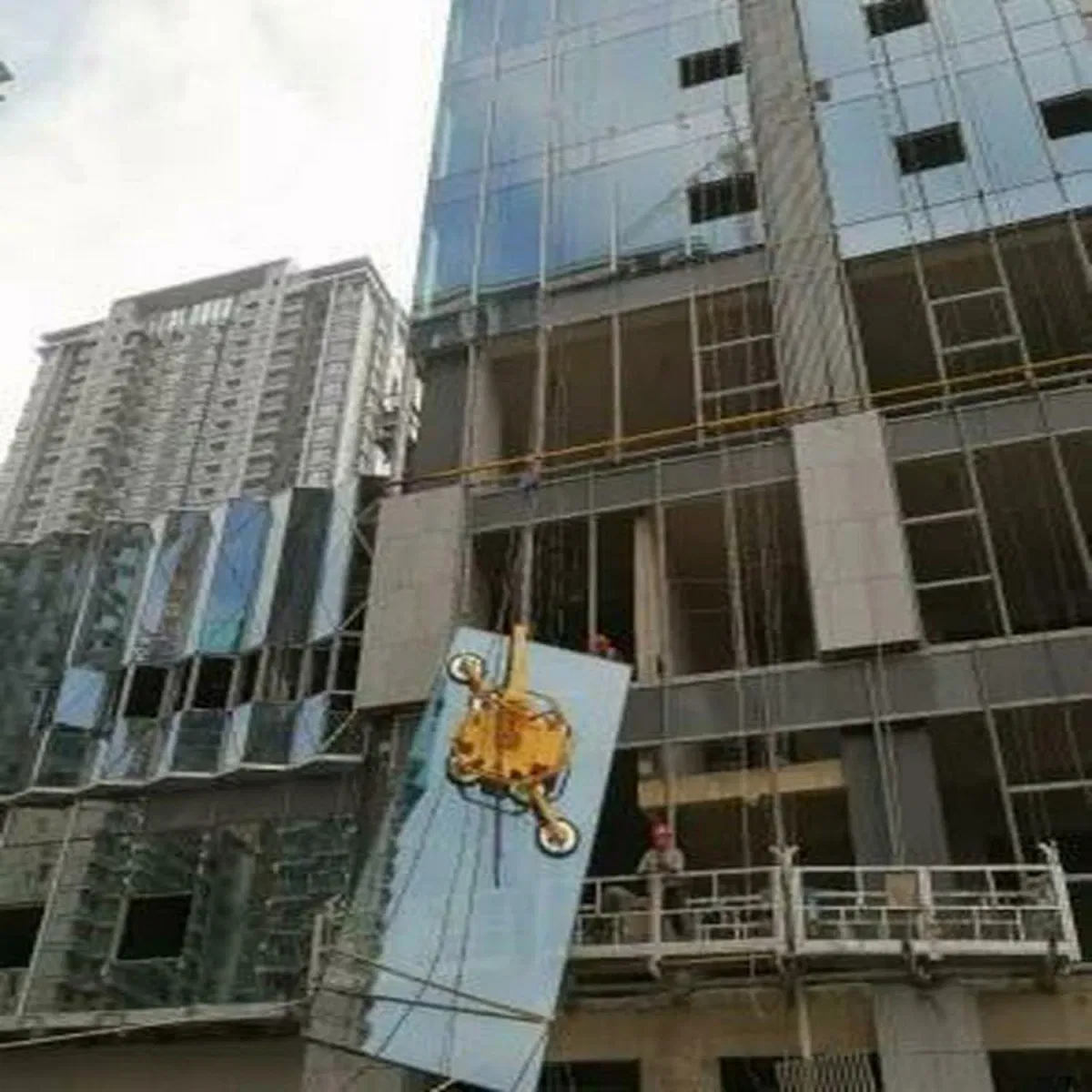 Pneumatic Steel Plate Lifting Systems for Industrial Material Handling