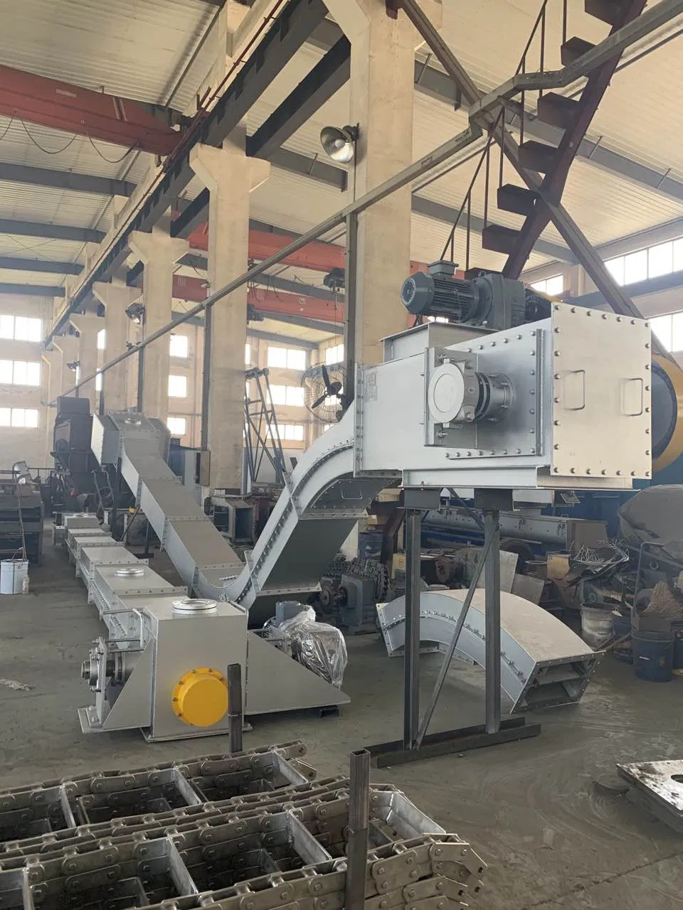 Customizable Redler Chain Conveyor System for Industrial Material Handling