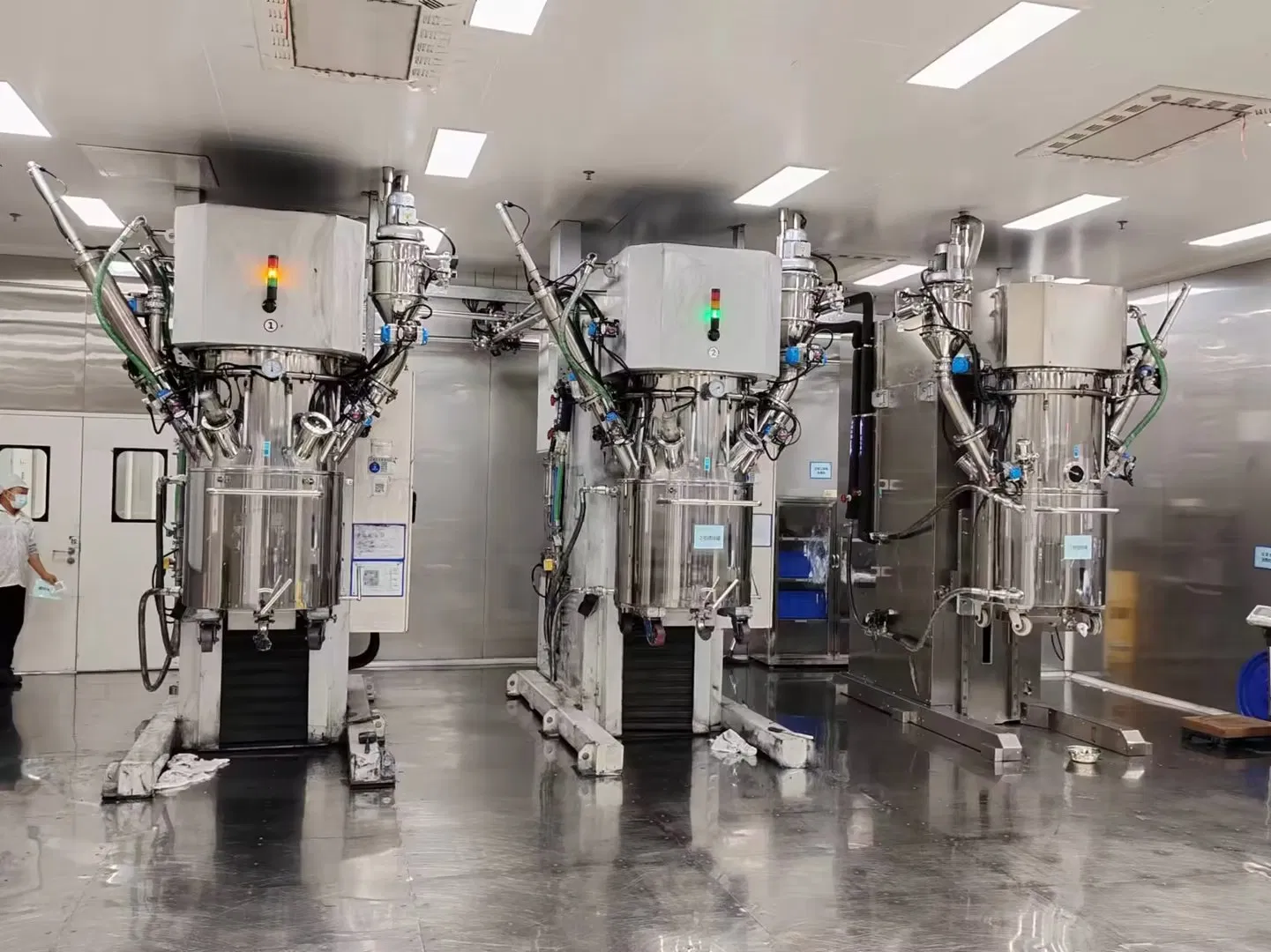 Industrial Adhesive Mixing System with Automatic Feeding and Vacuum Mixer