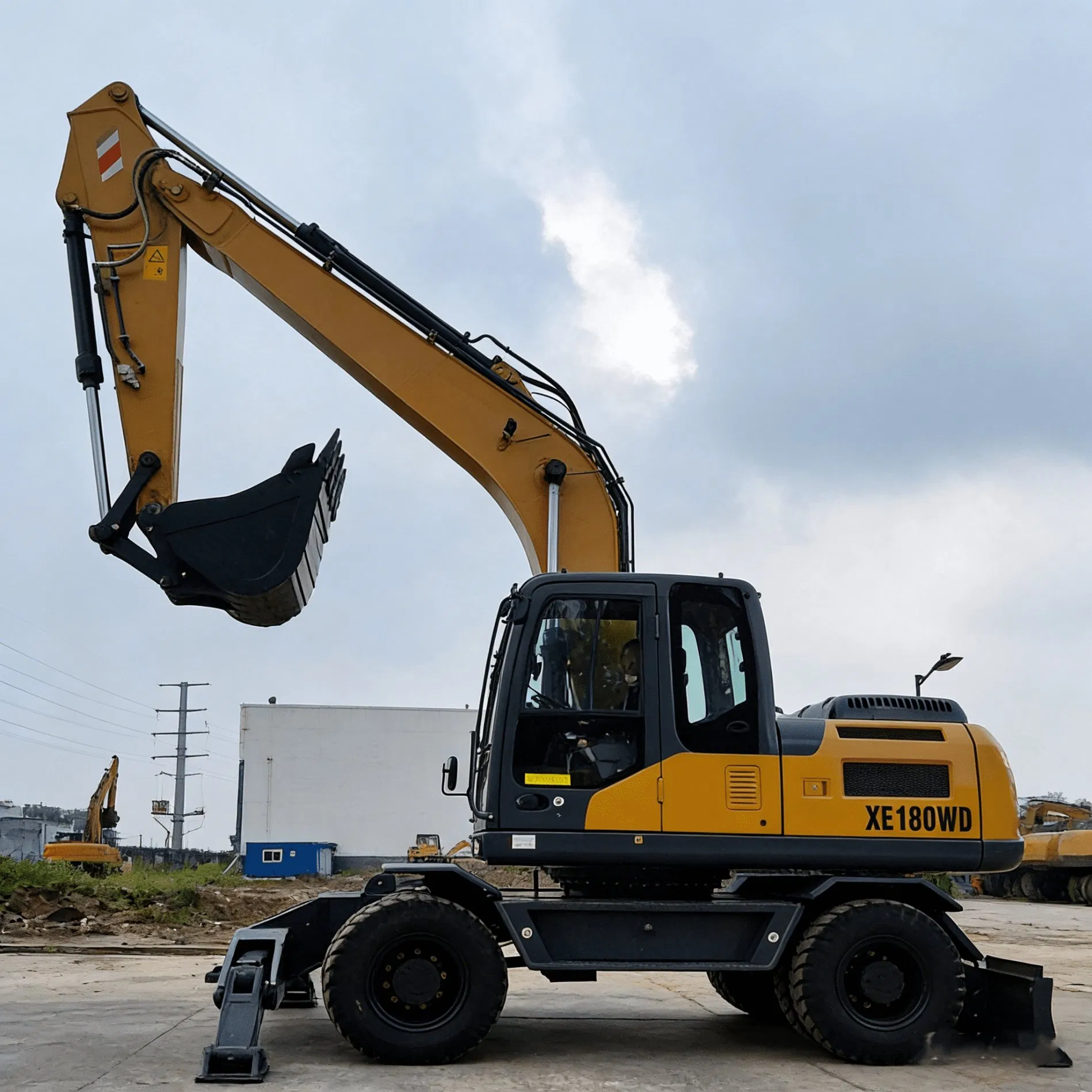Xe180wd Wheel Excavator with Certification