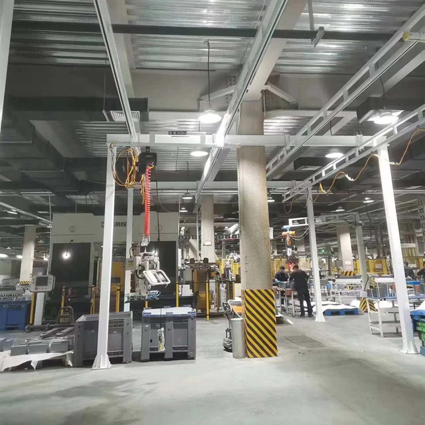 Heavy-Duty Truss Lifting System with 300kg Maximum Capacity