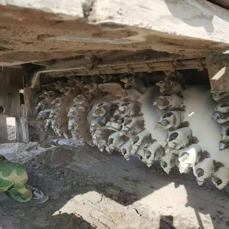 2015 W1900 Cold Planer - Quick-Change Tool System for Less Downtime