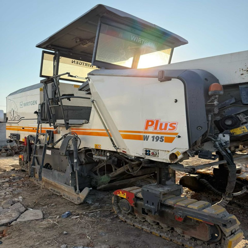 Fuel Efficient Asphalt Miller with Intelligent Walking System - 2020 W195 Model