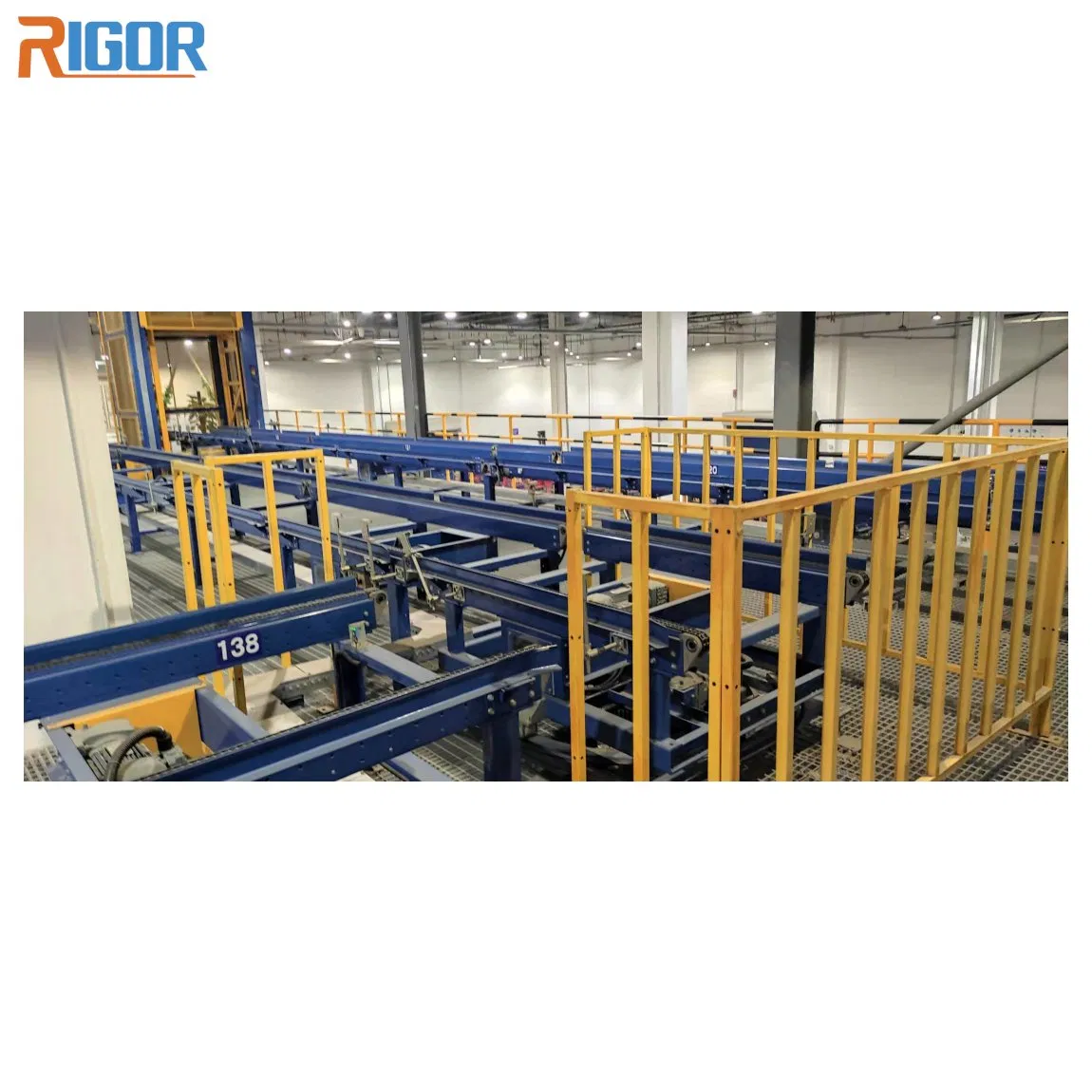 Robust Industrial Chain Conveyor System for Streamlined Material Handling
