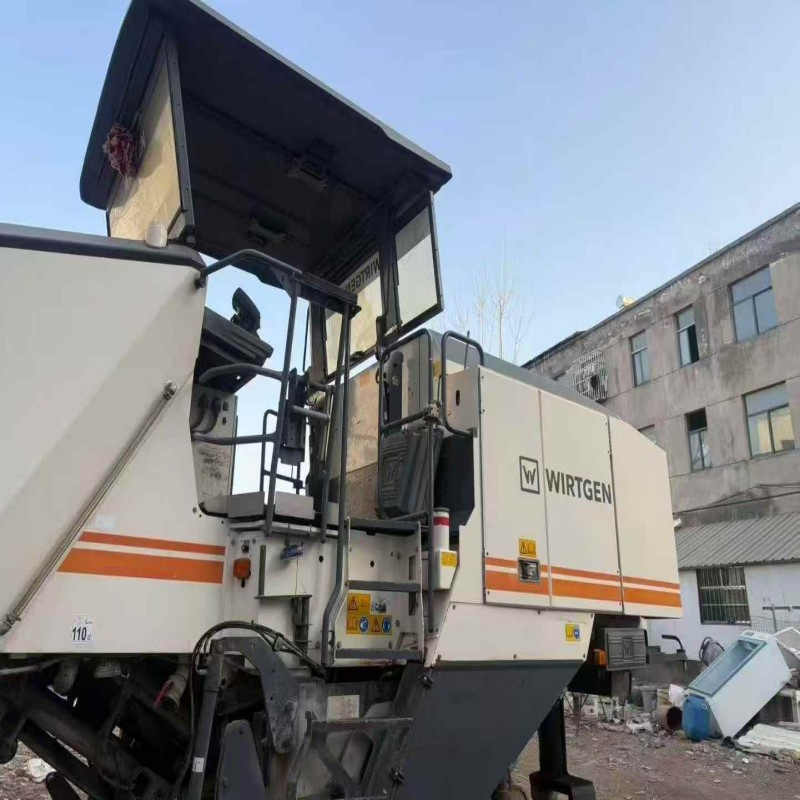 Fuel Efficient Asphalt Miller with Intelligent Walking System - 2020 W195 Model