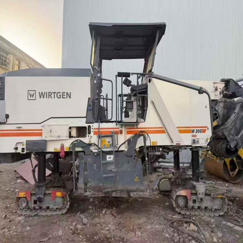 Fuel Efficient Asphalt Miller with Intelligent Walking System - 2020 W195 Model