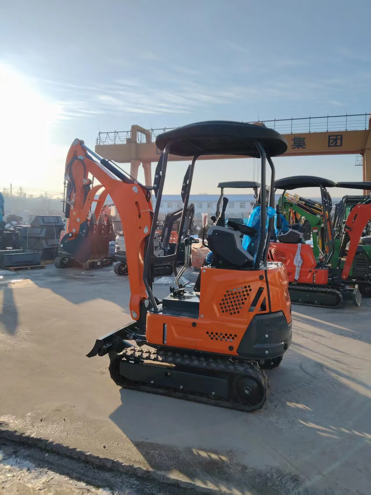 0.8ton 1ton 1.8ton 2ton Stable Reliable Powerful Hydraulic System Crawler Mini Excavator for Rough Terrain Urban Excavation/Small-Scale Projects with CE