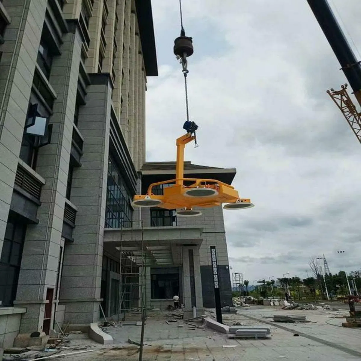 Pneumatic Steel Plate Lifting Systems for Industrial Material Handling