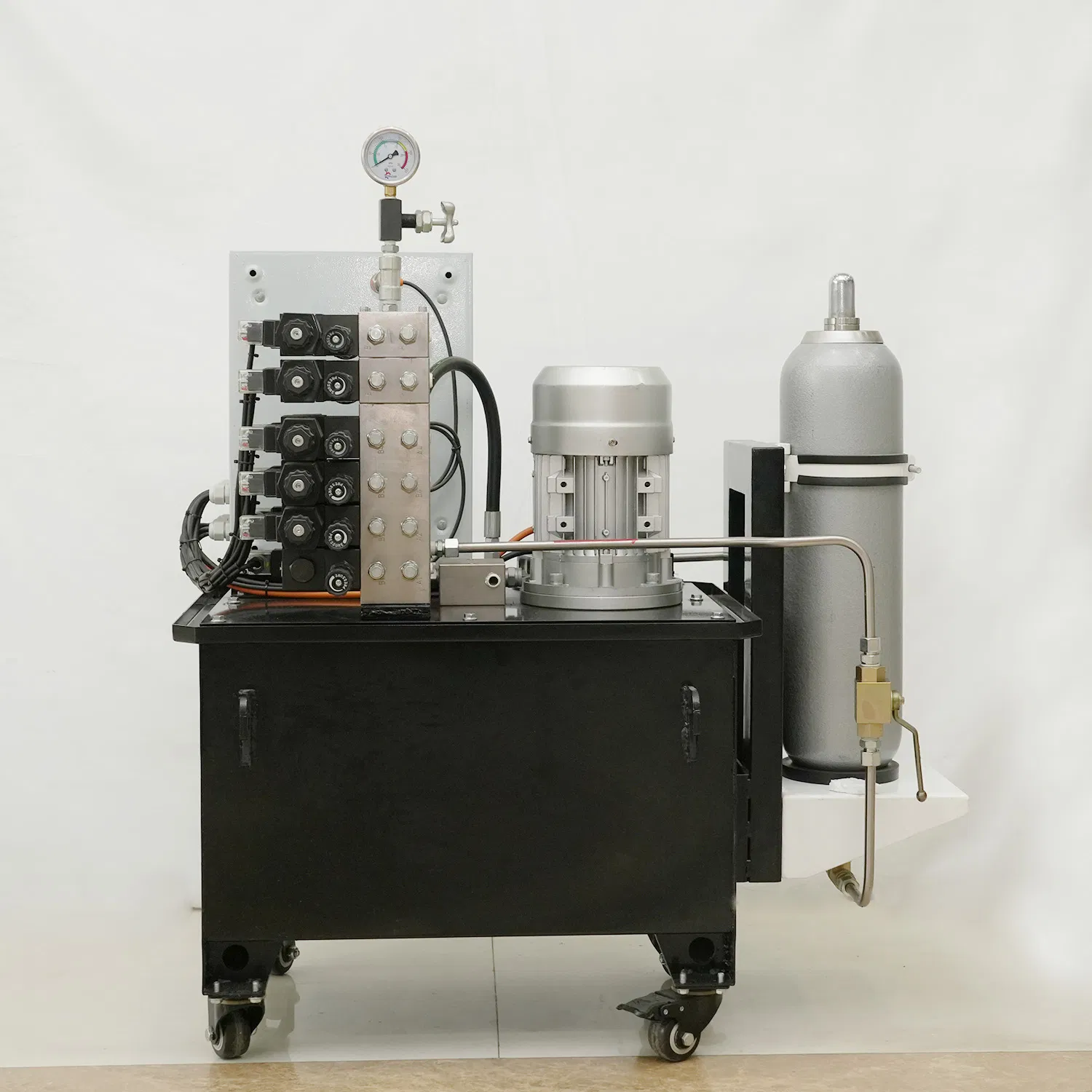 Low Maintenance Senary Circuit Hydraulic System with High-Speed Response